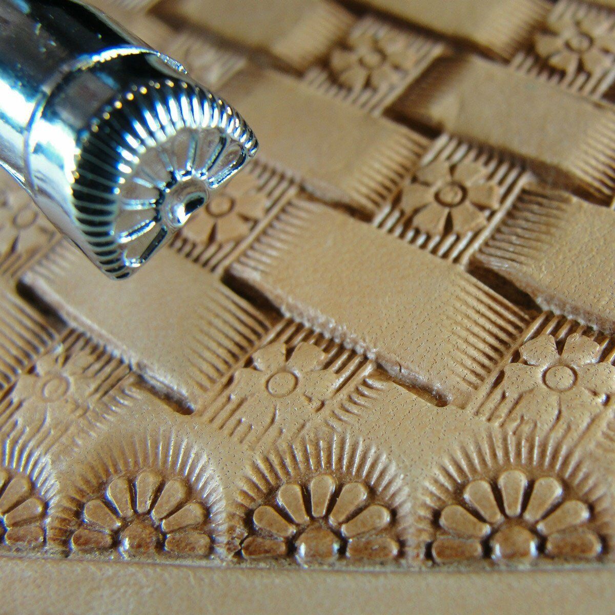 Pro Crafters Series - 7-petal Border Stamp (leather Stamping Tool)
