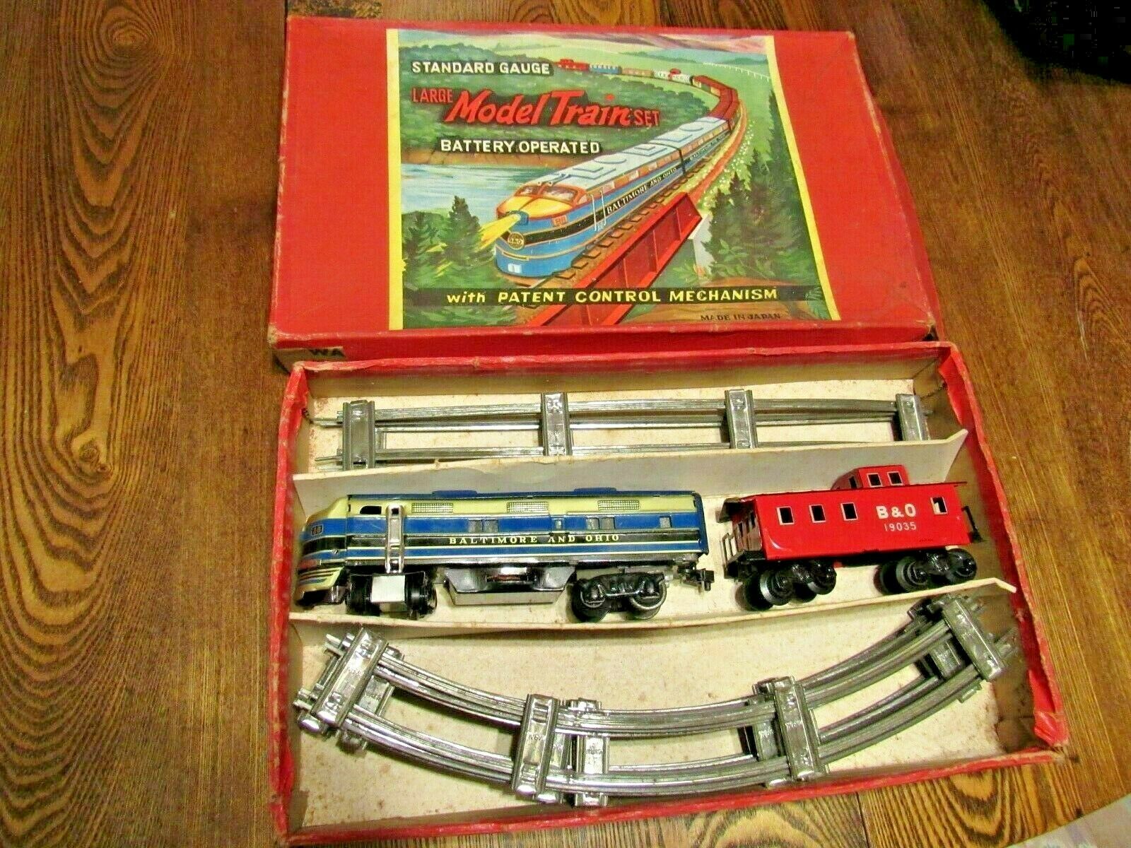 Vintage Large Model Train Set In Box   Std Gauge   Battery Operated