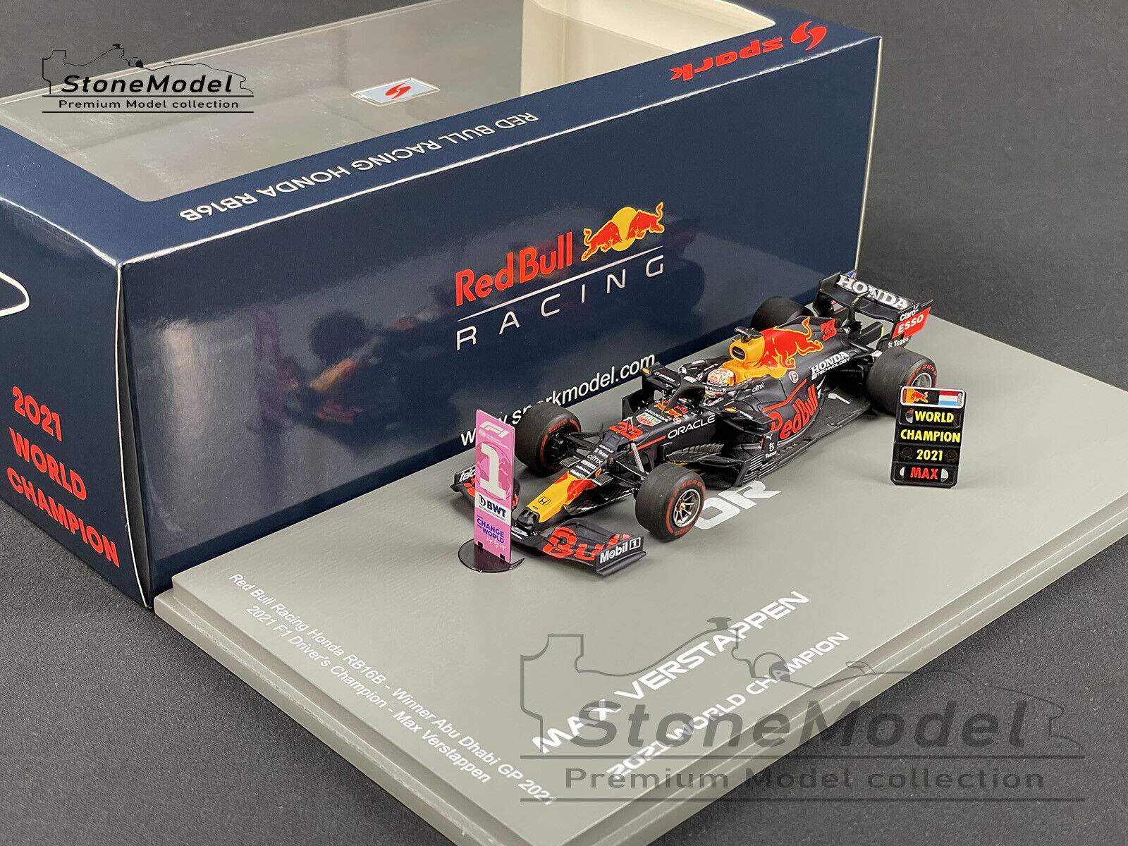 Red Bull F1 Rb16b 33 Max Verstappen Abu Dhabi Gp 2021 World Champion 1:43 Spark